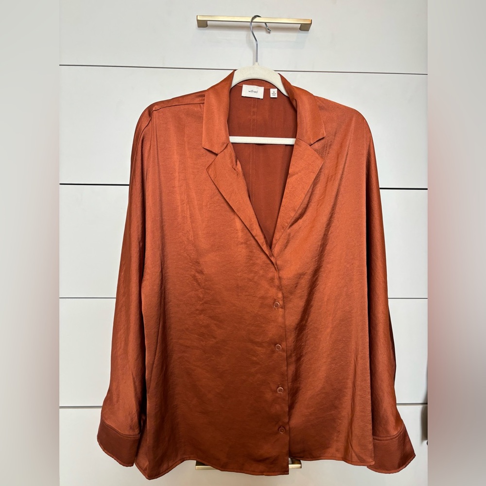 Aritzia Wilfred orange sateen blouse. Size medium.